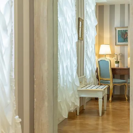 בית הארחה Palazzo Monga Boutique