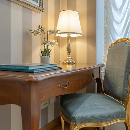 Palazzo Monga Boutique Guesthouse Pensionat 4*