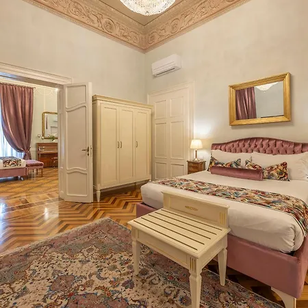 Palazzo Monga Boutique Guesthouse 4* Verona