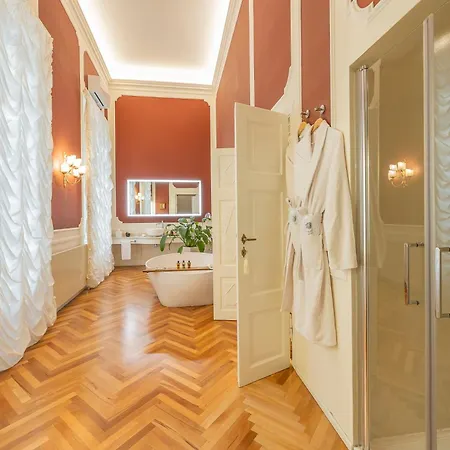 Palazzo Monga Boutique Guesthouse 4* Verona