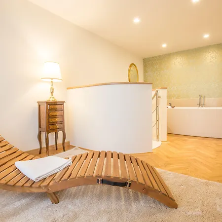 Palazzo Monga Boutique 게스트하우스 4*