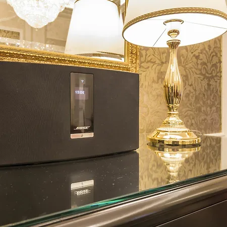 Palazzo Monga Boutique בית הארחה
