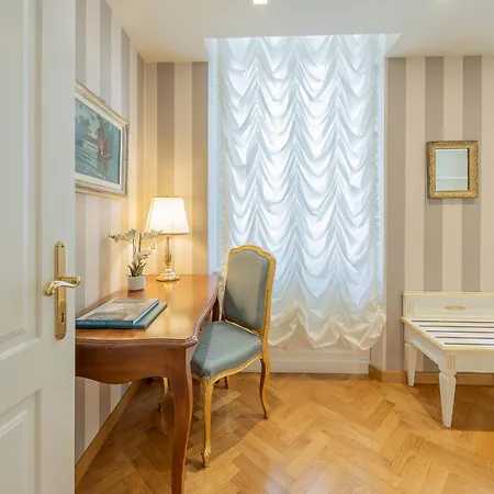 Palazzo Monga Boutique בית הארחה 4*