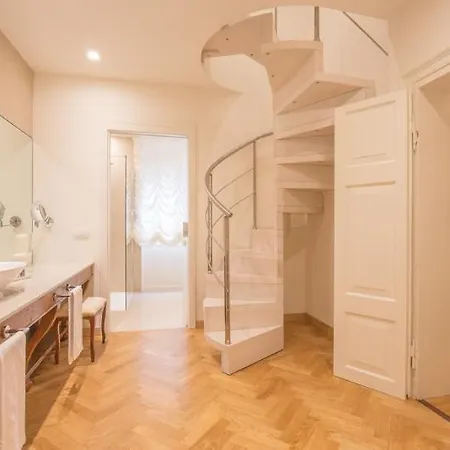 Palazzo Monga Boutique Guesthouse Guest house Verona