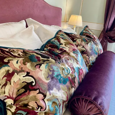 Palazzo Monga Boutique Guesthouse 4* Verona